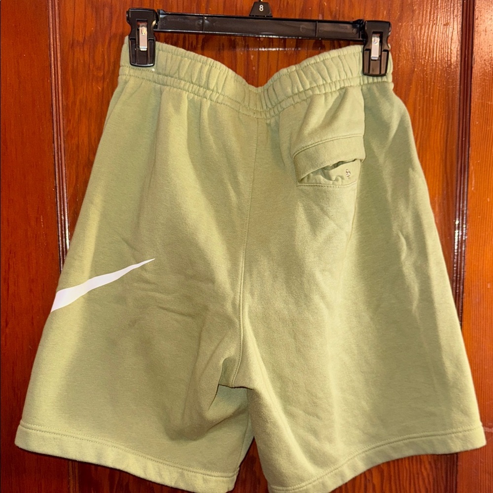 Nike Sportswear Essentials Fleece Shorts - Picture 6 of 13